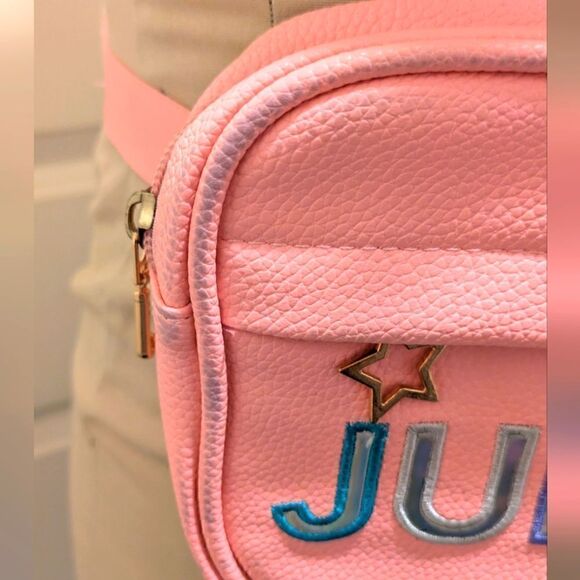 Adorable Juicy Couture Kids Pink Reflective Logo Fanny Pack - Picture 10 of 10